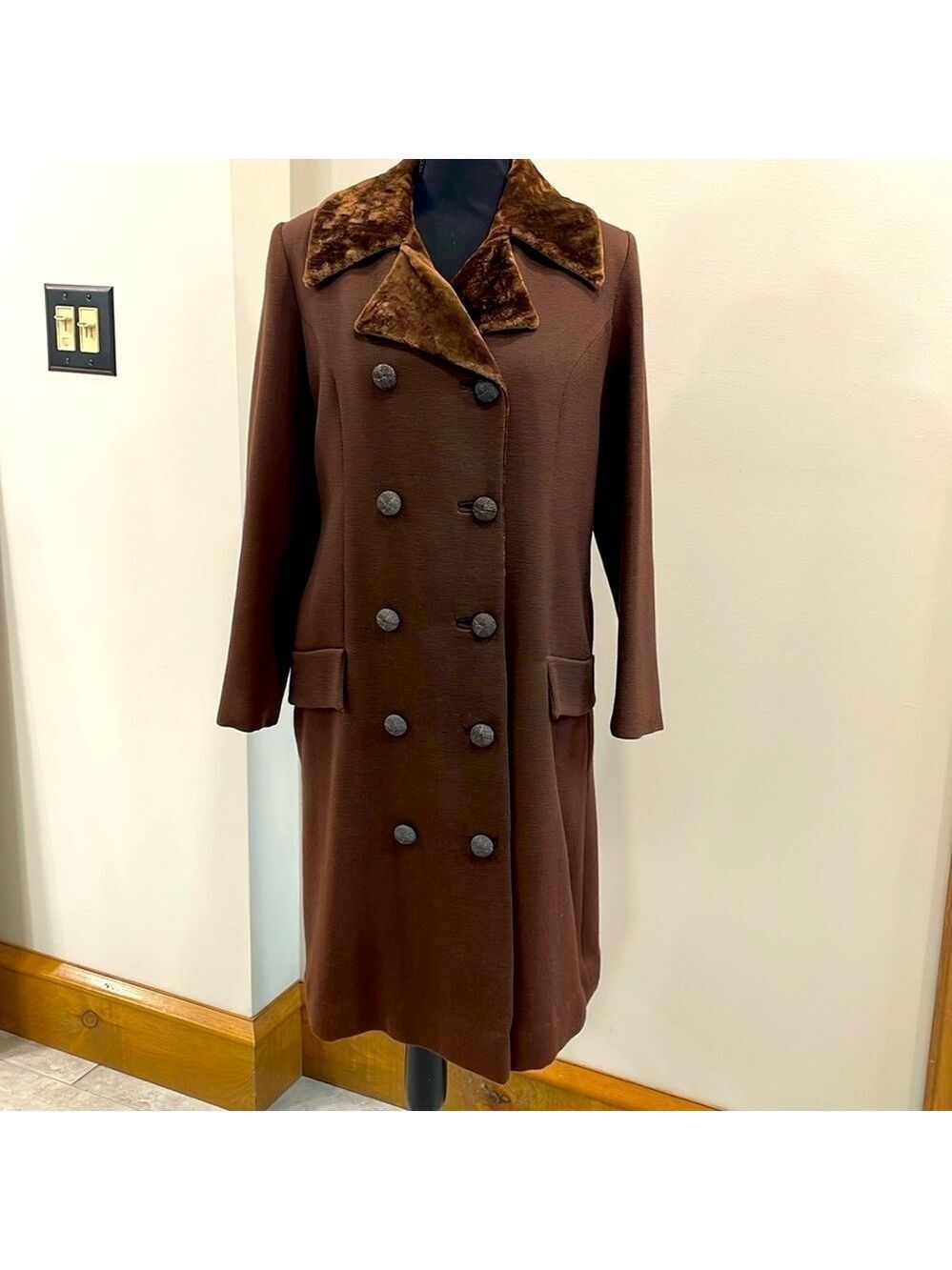 1960s Women’s Brown Long Dress Coat Fully Lined size 6
